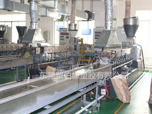 TPE配混加工設(shè)備 TPE配混加工設(shè)備